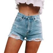 Short en jean déchiré taille haute : mode d'été pour femmes.
