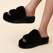 Chaussons à semelles épaisses pour femmes.