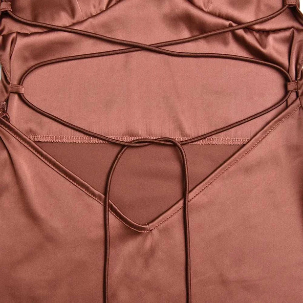 Robe fourreau sexy en satin à lacets et dos nu, couleur pure, col bas, style sac banane.