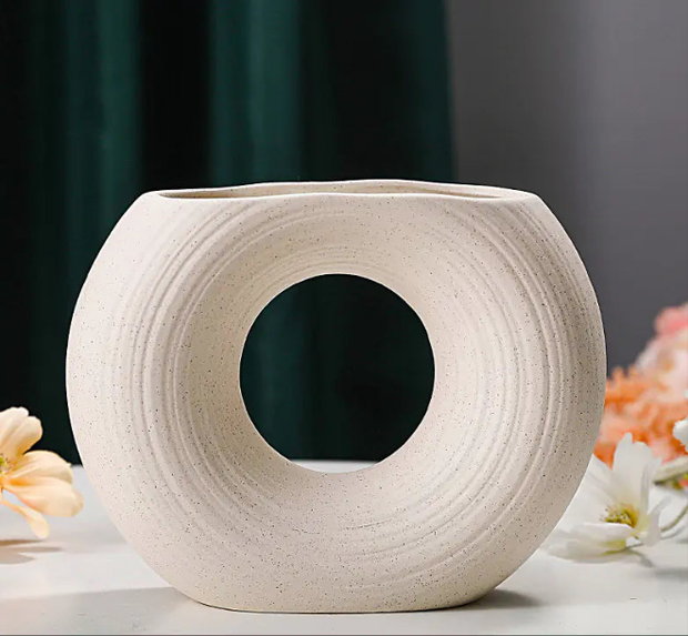 Elegant Ceramic Vase for Home Decor - Nordic Design