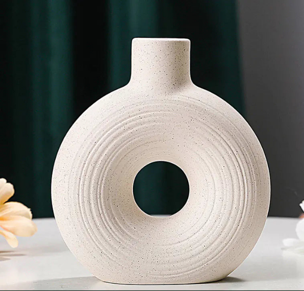 Elegant Ceramic Vase for Home Decor - Nordic Design
