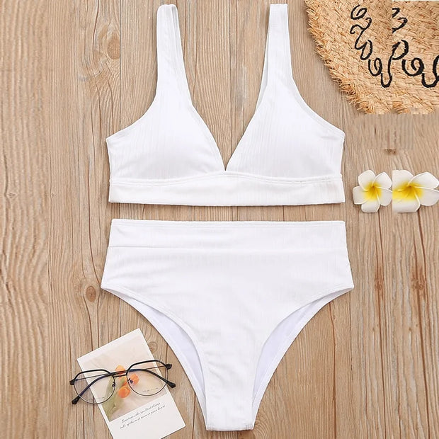 Maillot de bain taille haute.