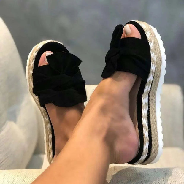 Sandales à plateforme pour femmes.