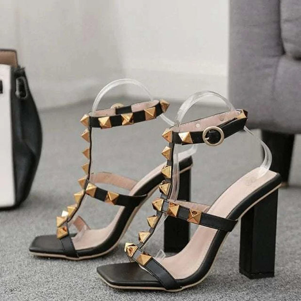Talons hauts tendance pour femmes.
