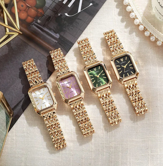 Montre femme carrée à bracelet en acier, élégante, minimaliste, disponible en plusieurs coloris.