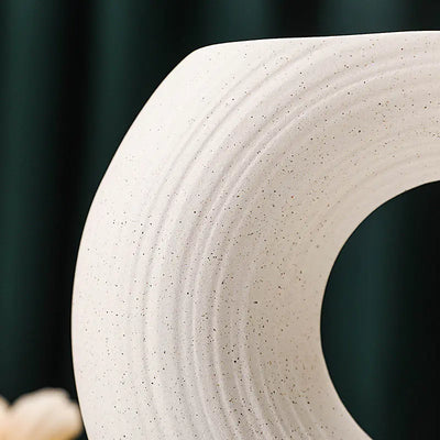 Elegant Ceramic Vase for Home Decor - Nordic Design