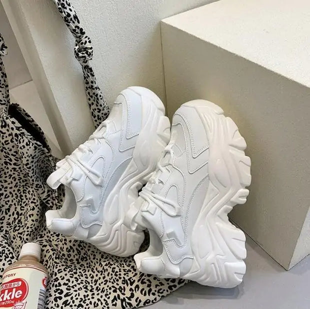 Baskets plateforme femme Beautysky en blanc avec un design moderne et confortable
