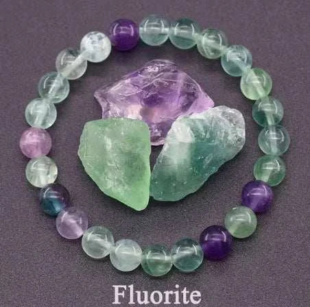 Bracelet pierre améthyste en perles colorées avec des morceaux de fluorite violette et verte