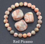 Bracelet pierre améthyste avec perles rondes et pierres sculptées Red Picasso en décoration