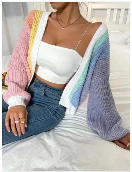 Cardigan ample femme multicolore avec des manches bouffantes, idéal pour un look décontracté
