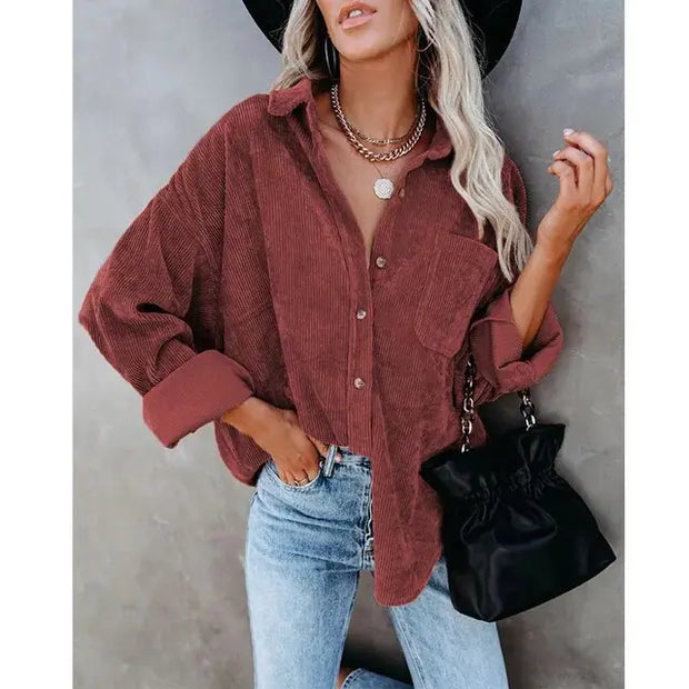 Chemise décontractée pour femmes en velours côtelé marron avec un style oversized