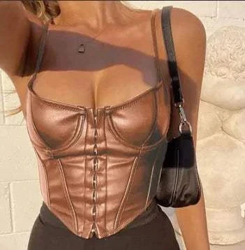 Débardeur femme chic en simili cuir marron avec ajustement élégant et bretelles fines