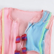 Débardeur femme chic en tissu léger avec des détails colorés pour un look tendance