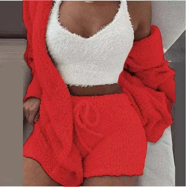 Ensemble pull tricot femme en rouge avec un haut court et un short doux