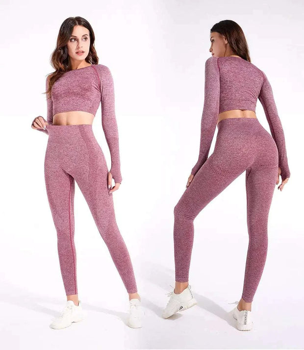 Ensemble yoga pour femmes tendance en rose avec haut à manches longues et legging ajusté