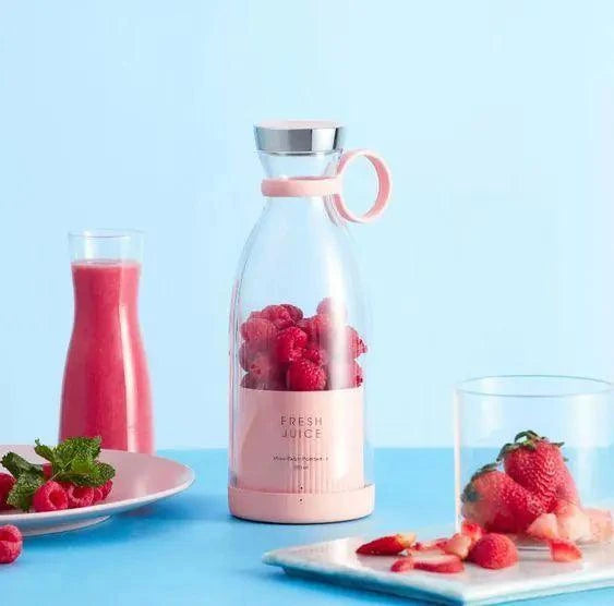 Beautysky portable blender for smoothies with fresh berries for easy blending and serving