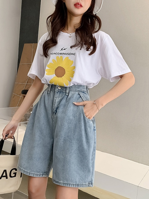 Short en jean taille haute.