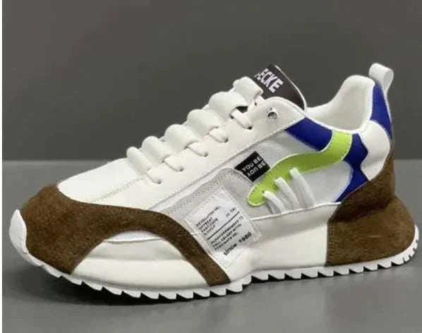 Chaussures décontractées.