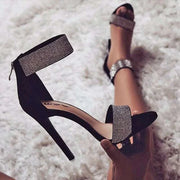 Talons hauts et fins pour femmes.