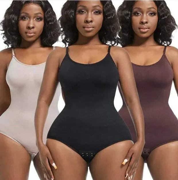 Ensemble de lingerie gainante confortable en trois coloris: beige, noir et brun, adapté pour un maintien optimal.