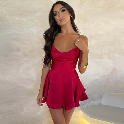 Robe en satin dos nu.