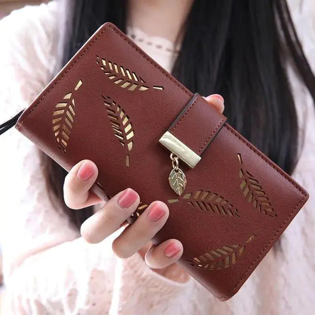 Portefeuille cuir élégant Beautysky avec motif feuilles, finition raffinée, couleur marron, fermeture sécurisée.