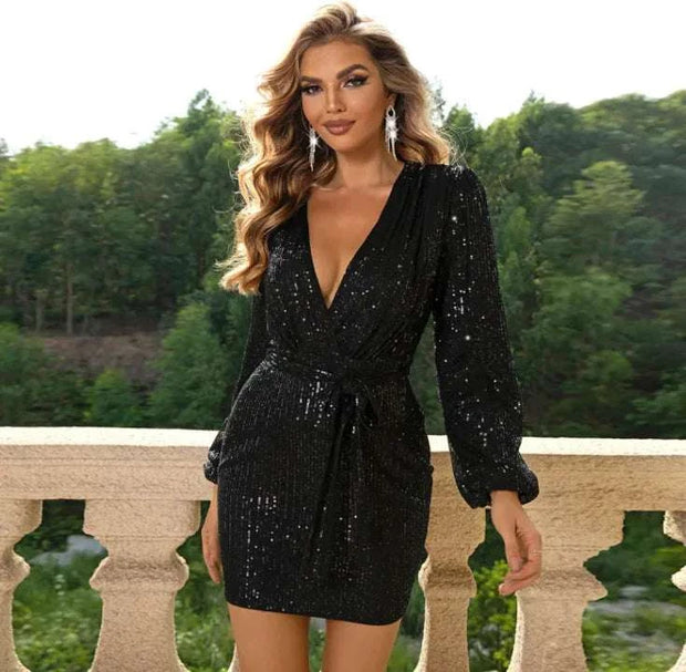 Robe élégante à paillettes de couleur pure.