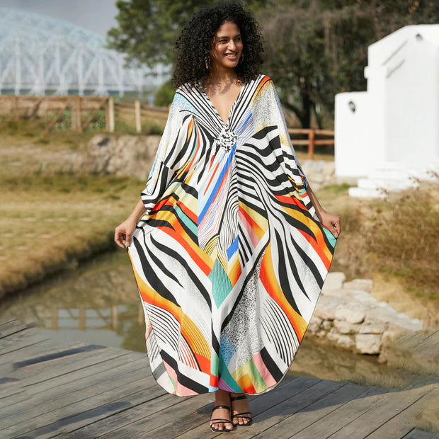 Robe bohème été femmes colorée avec motifs rayés et décolleté en V pour un look estival élégant