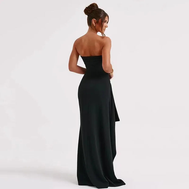 Robe fendue élégante noire sans dos pour une allure chic et sophistiquée
