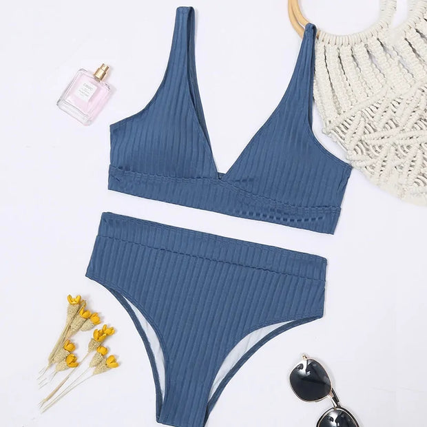 Maillot de bain taille haute.