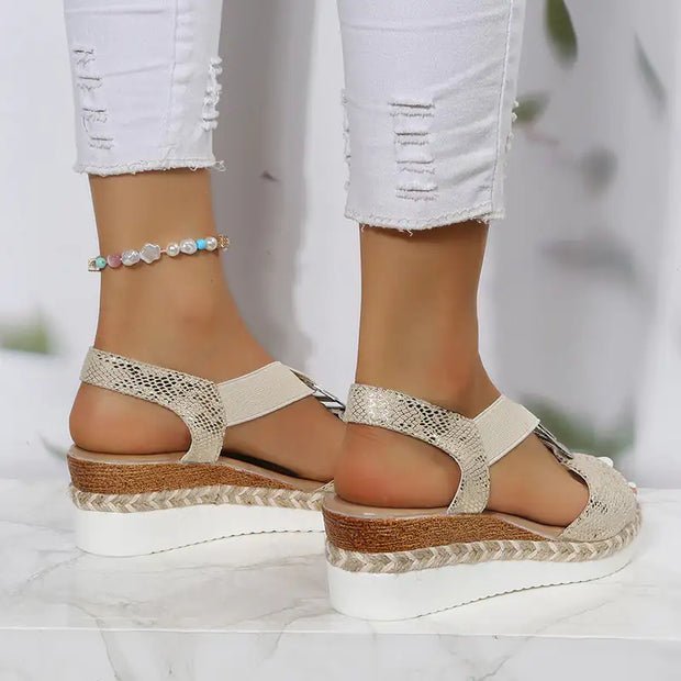 Sandales plateforme Star Lily femme en beige, design moderne et confortable.