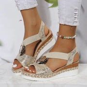 Sandales plateforme Star Lily Beautysky beige avec semelle compensée élégante.