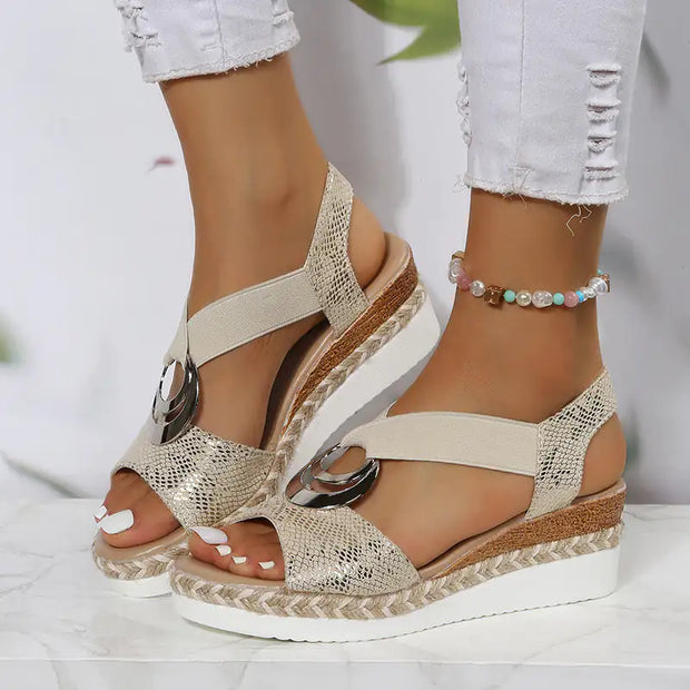 Sandales plateforme Star Lily Beautysky beige avec semelle compensée élégante.