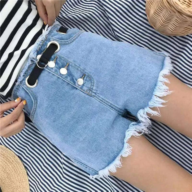 High-waisted denim shorts with belt from Beautysky, featuring button details and a flattering fit.