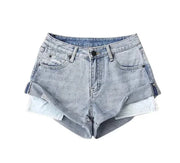 Low-rise denim shorts with a stylish washed look from Beautysky.