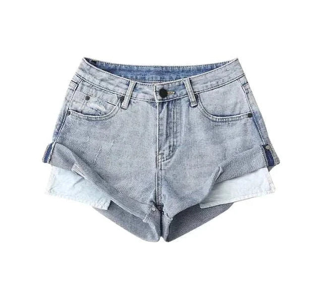 Low-rise denim shorts with a stylish washed look from Beautysky.