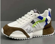 Sneakers tendance unisexes en blanc et marron avec des accents colorés et semelle épaisse