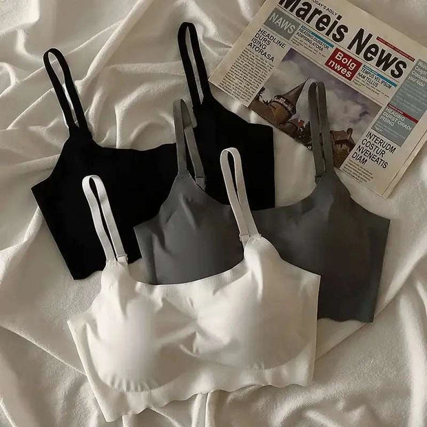 Ensembles soutien-gorge confortables Beautysky en noir, gris et blanc sur une surface douce