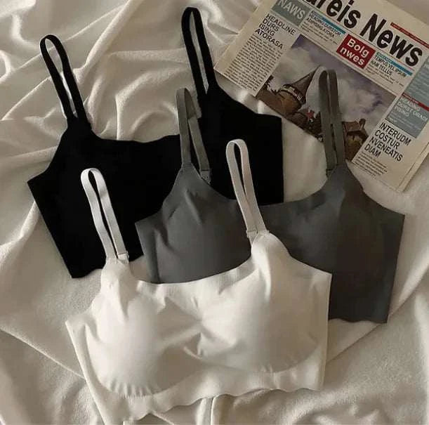 Ensembles soutien-gorge confortables en noir, gris et blanc, parfaits pour un usage quotidien