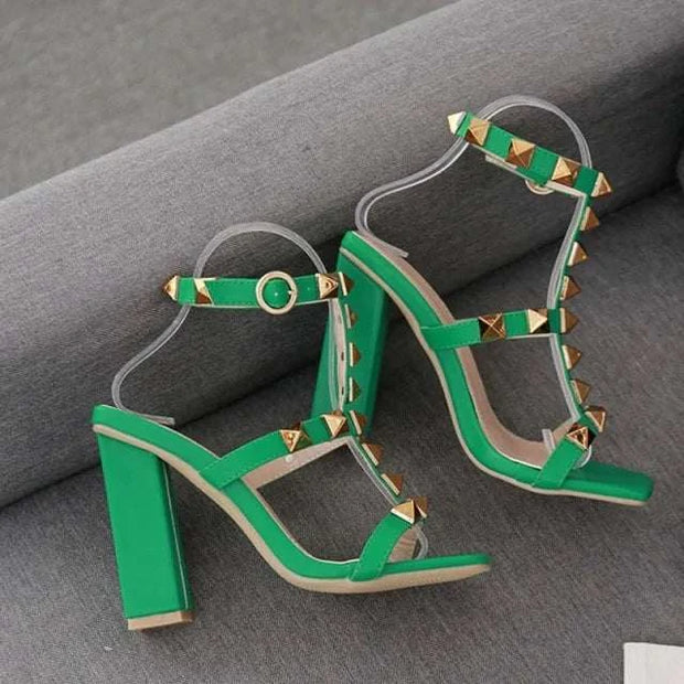 Sandales Beautysky vertes à talons hauts tendance avec clous dorés et bride transparente