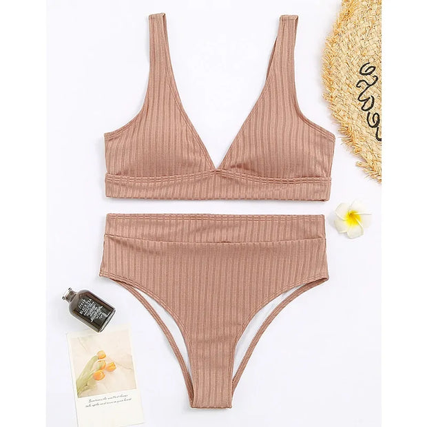 Maillot de bain taille haute.