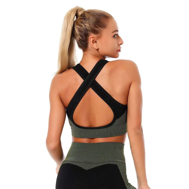 Top de sport Beautysky en patchwork avec un dos croisé pour un style sportif tendance