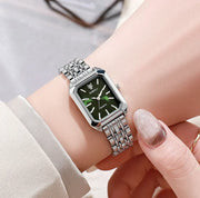 Montre féminine carrée avec bracelet en acier, cadran vert, style élégant