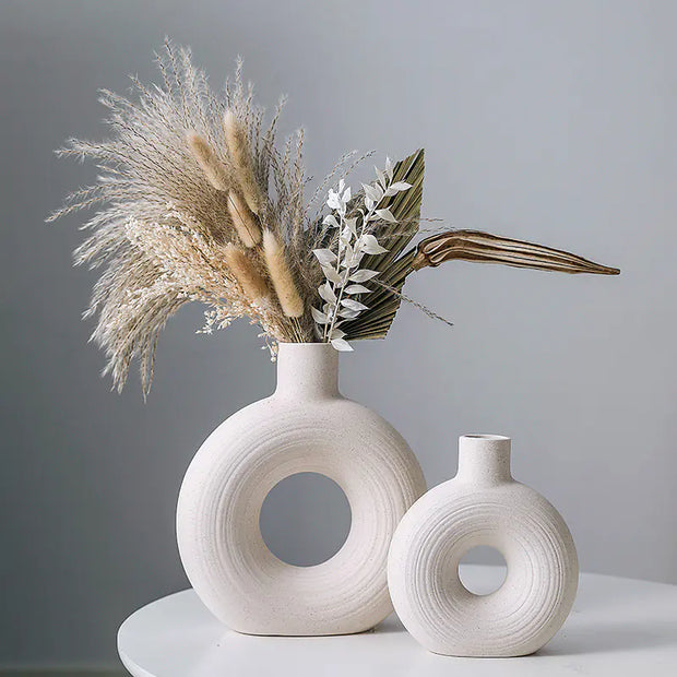 Elegant Ceramic Vase for Home Decor - Nordic Design